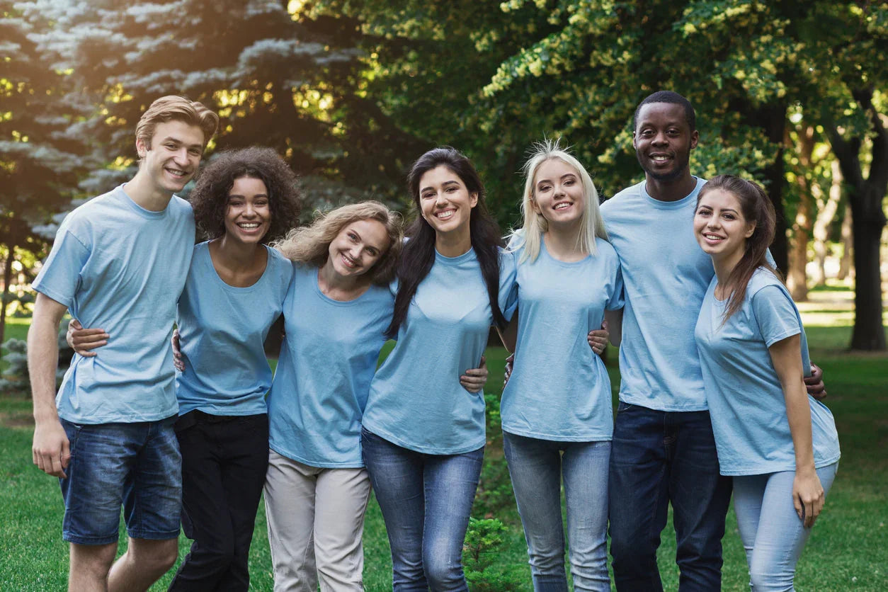 Teamshirt bedrucken – individuell gekleidet: T-Shirt bedrucken für Clubs, Freunde & unvergessliche Urlaube - Time Of Vibes