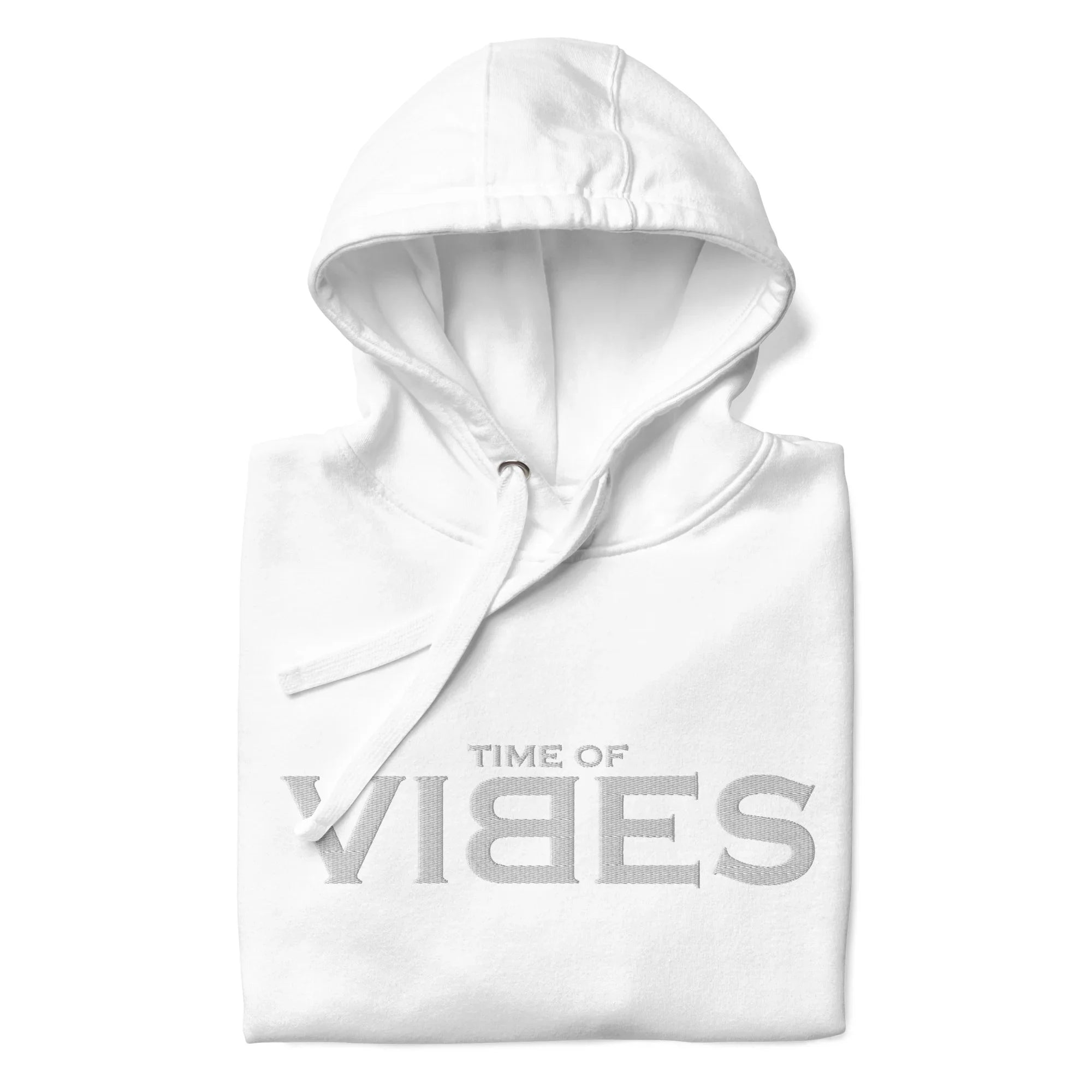 Weißer Hoodie mit silberner Aufschrift TIME OF VIBES, flach gefaltet auf weißem Hintergrund