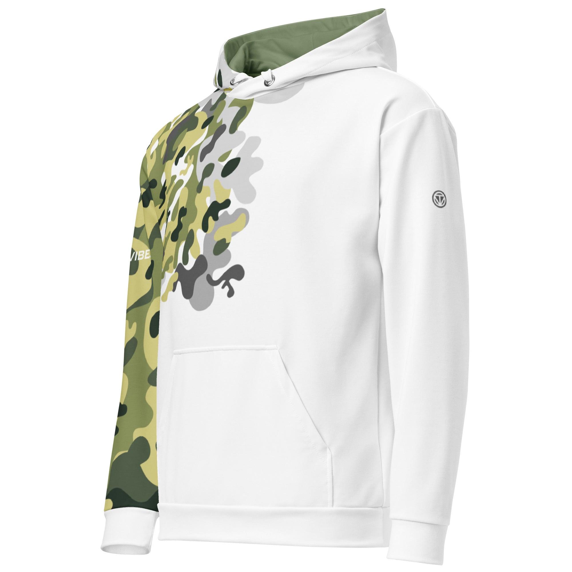 Weißer VIBES Premium Hoodie mit grünem Camouflage-Muster und Kängurutasche