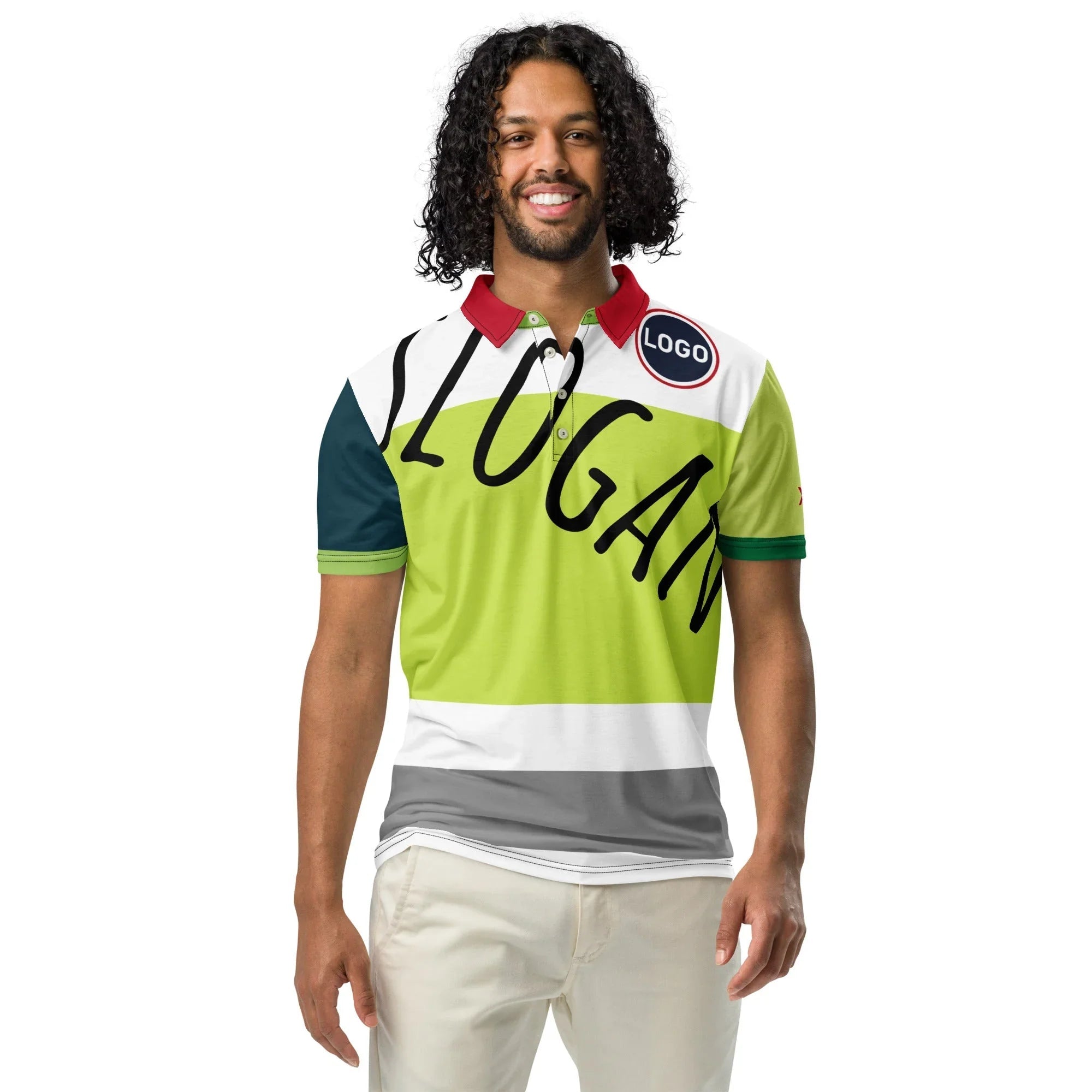 Mann trägt stylisches Herren Poloshirt mit Slogan, farbenfrohes Design, Logo auf Brust