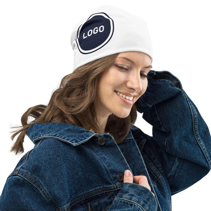 TOV Beanie Mütze - Komplett bedrucken und individualisieren - Model - Time Of Vibes