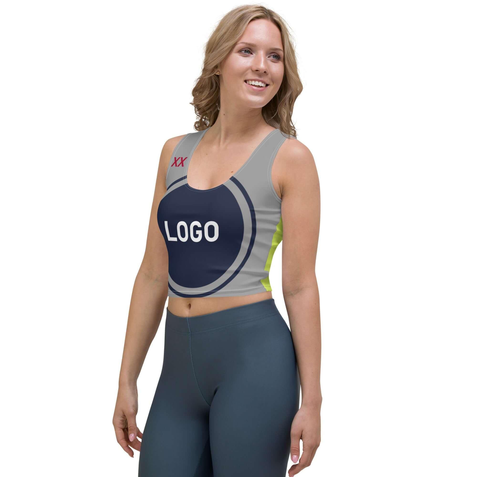 TOV Crop-Top Damen - Komplett bedrucken und individualisieren - Model - Time Of Vibes