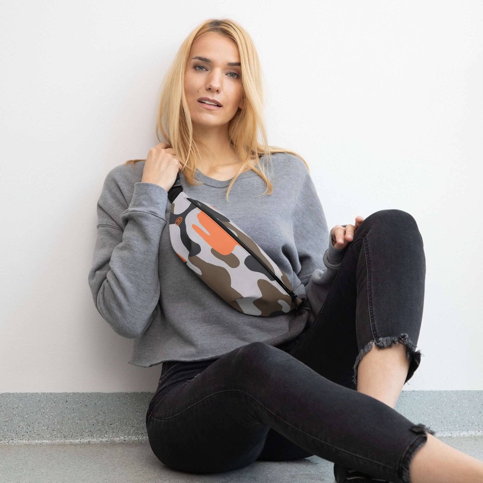 TIME OF VIBES - Fanny Pack CAMO - €42.00