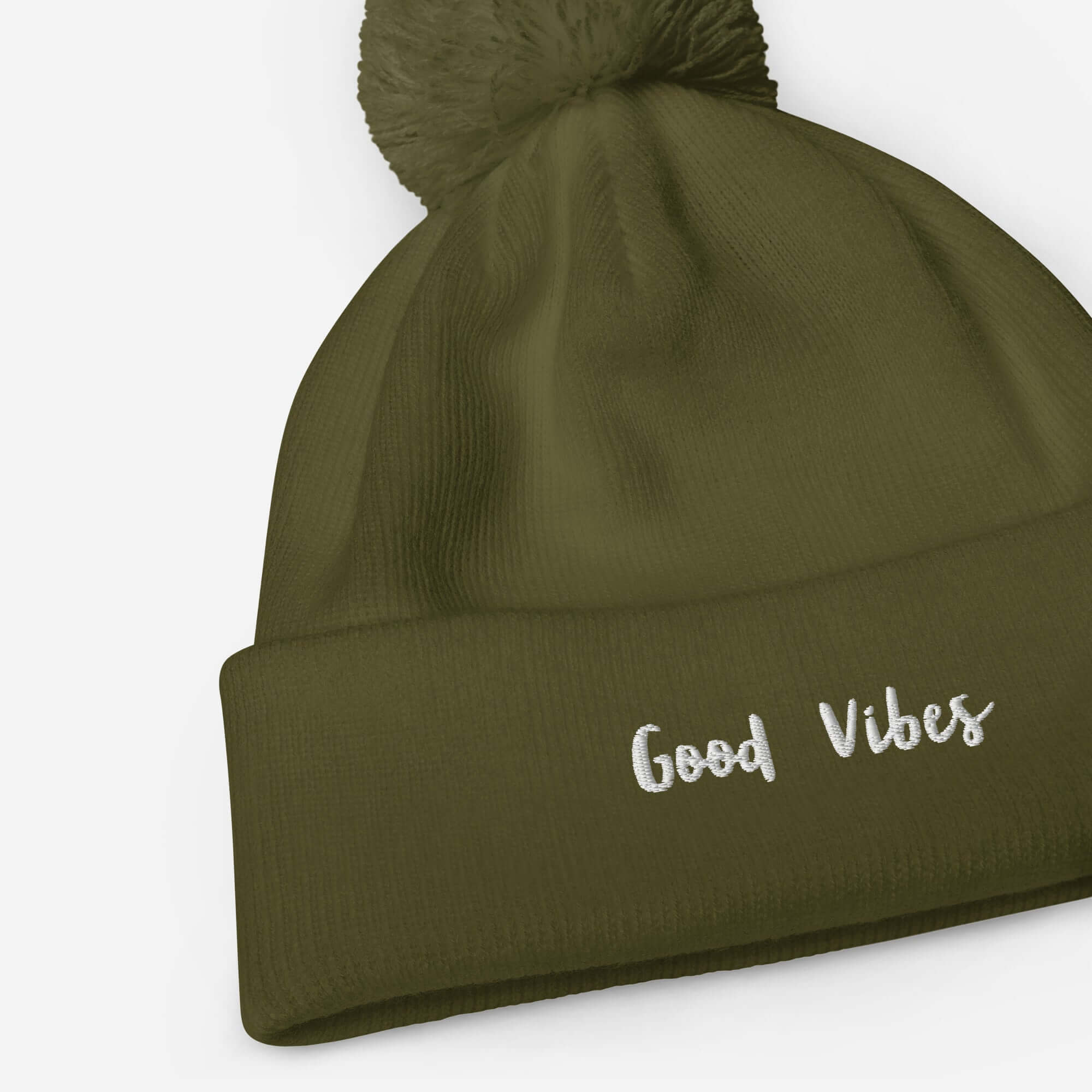 TIME OF VIBES Bommel-Beanie GOOD (Grün) - €26,00