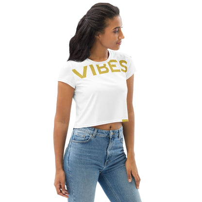 TIME OF VIBES Kurzgeschnittenes T-Shirt VIBES (Weiß/Gold) - €46,50